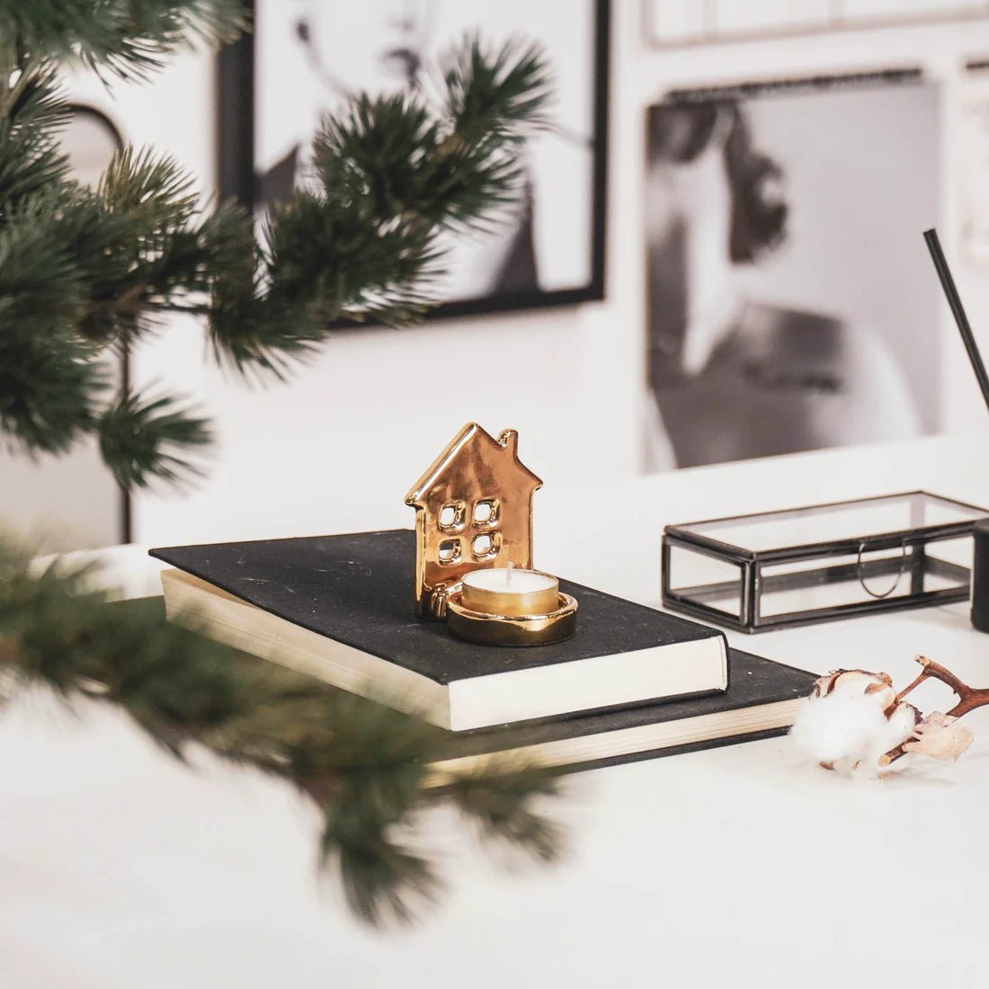 Vánoční keramický svícen LITTLE HOUSE GOLD - CO.DE Concept