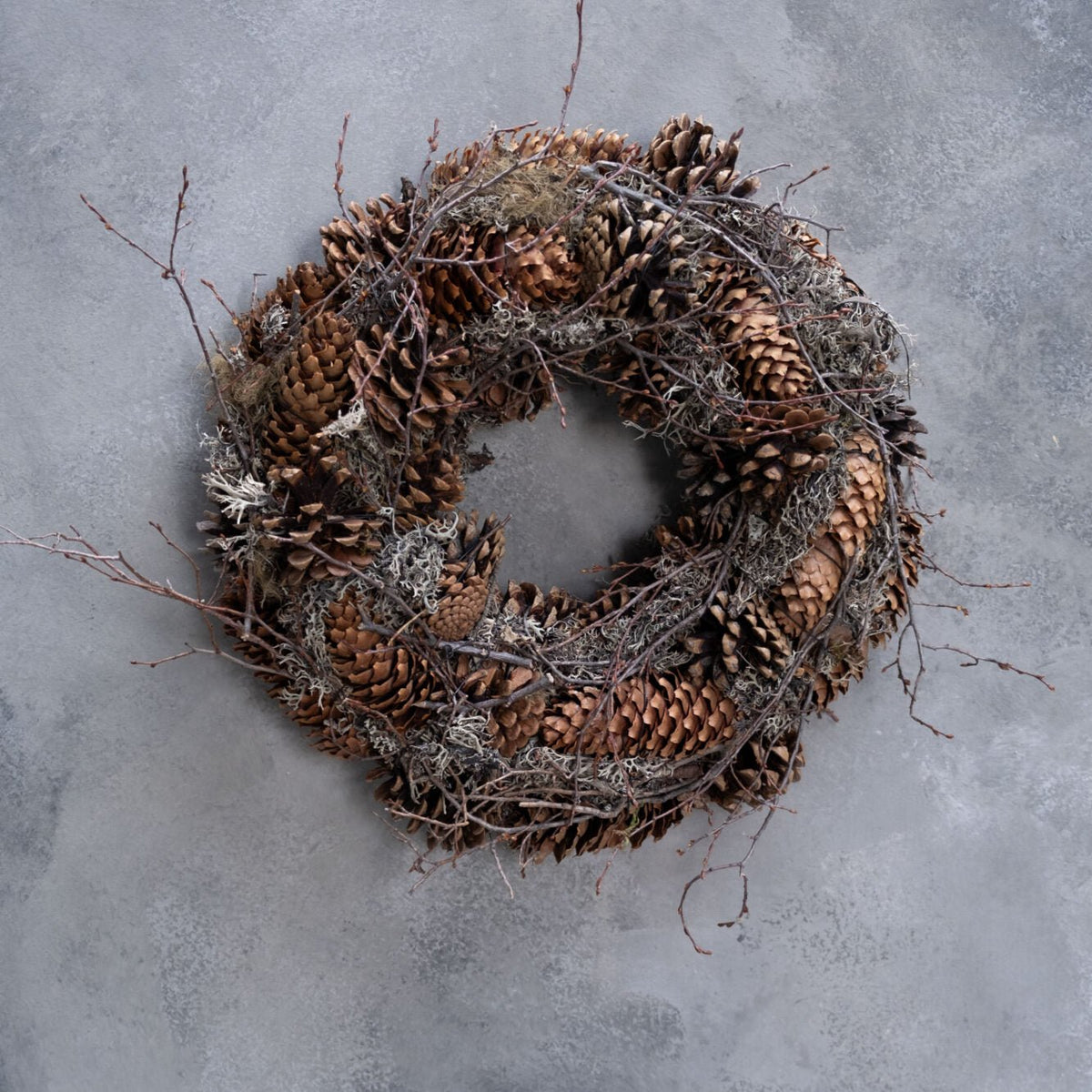 Přírodní věnec se šiškama MOSS - CO.DE Concept