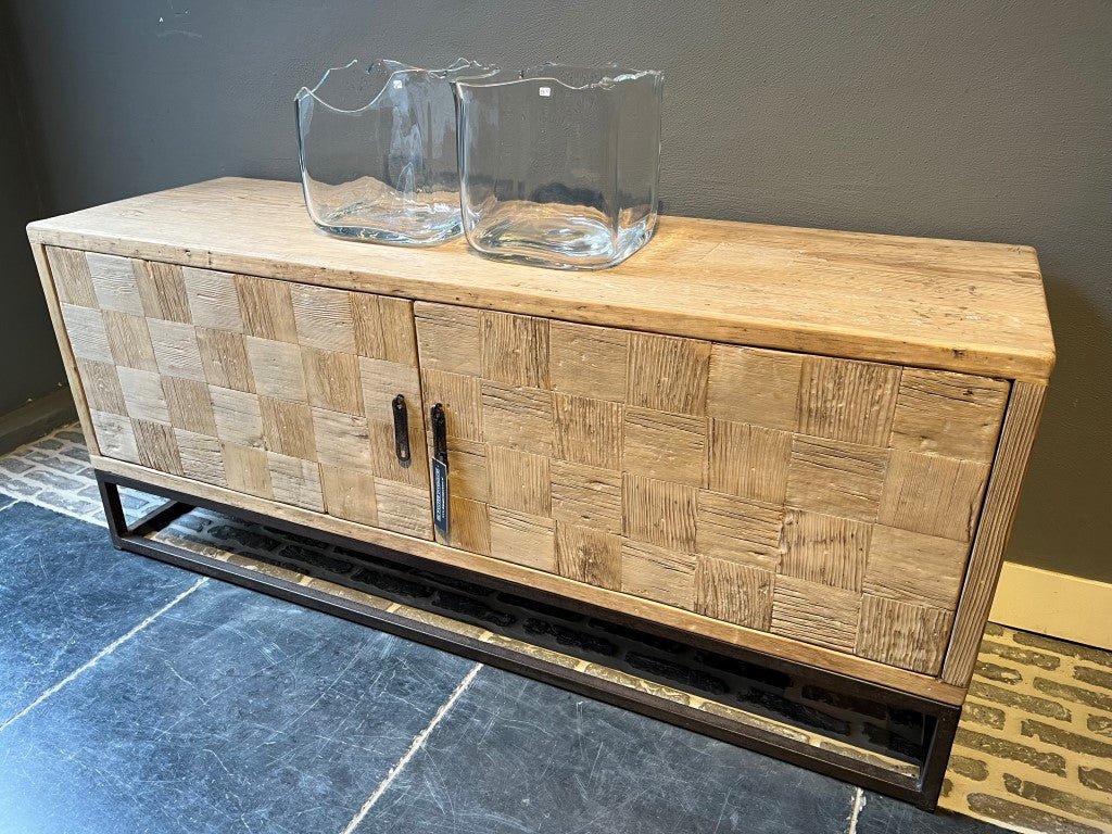 Dřevěný TV stolek ELMWOOD DE PAGTER - CO.DE Concept