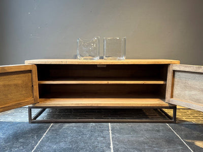 Dřevěný TV stolek ELMWOOD DE PAGTER - CO.DE Concept