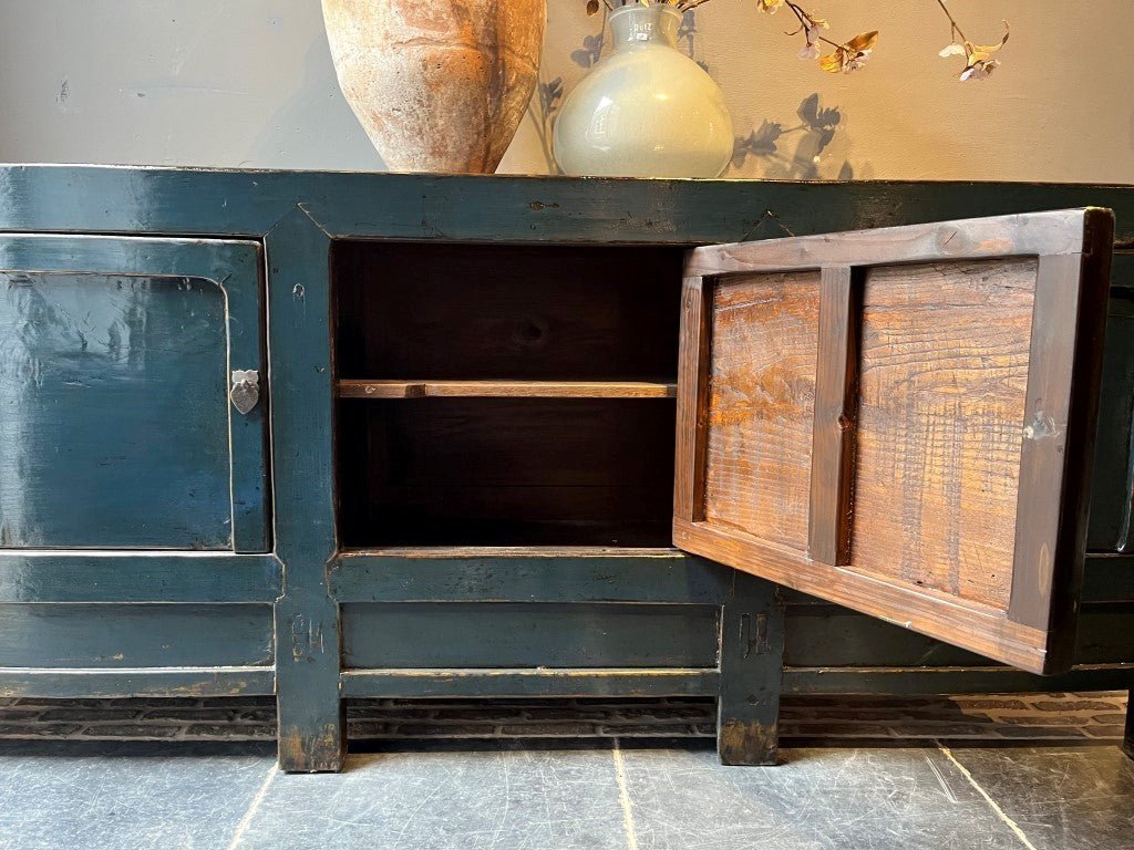 Lakovaná skříňka DARK BLUE DE PAGTER - CO.DE Concept