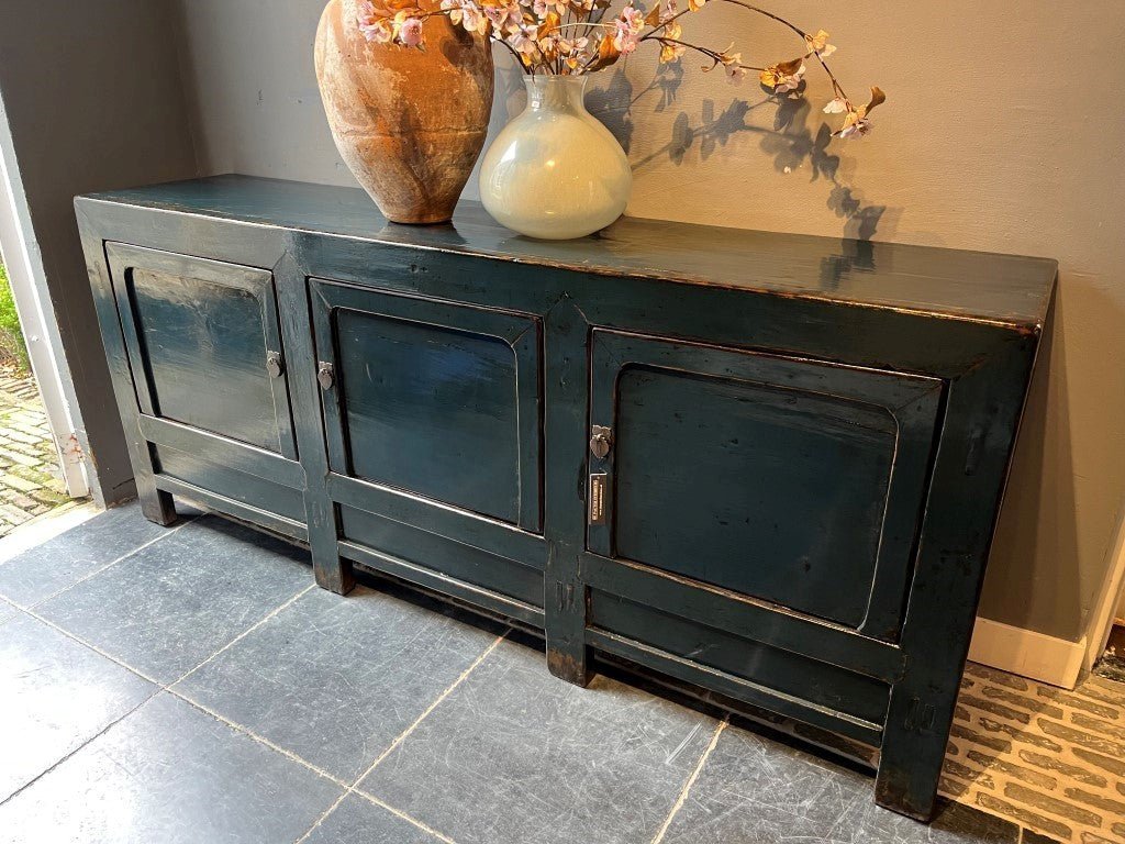 Lakovaná skříňka DARK BLUE DE PAGTER - CO.DE Concept